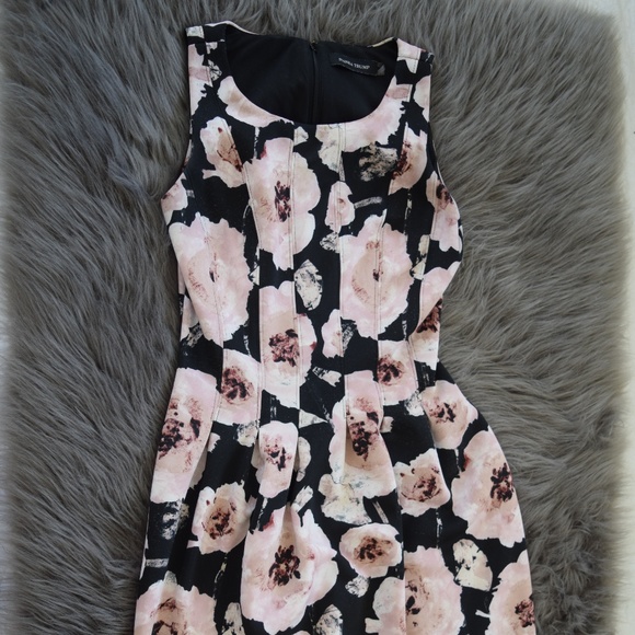 Ivanka Trump Dresses & Skirts - Ivanka Trump Pink Floral Dress